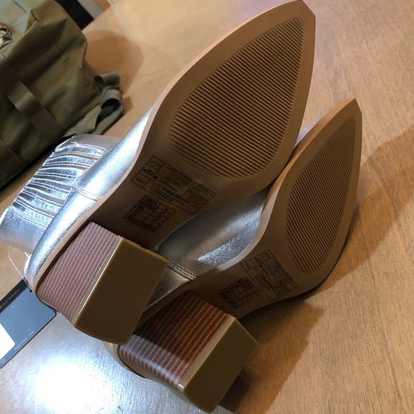 NEW FOREVER21 Silver Metallic Shimmer Cowgirl Western Heel Era Booties Boots - Picture 6 of 6